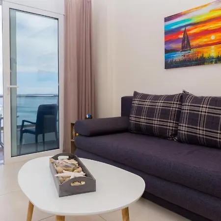 Blue Pearl Apartment *